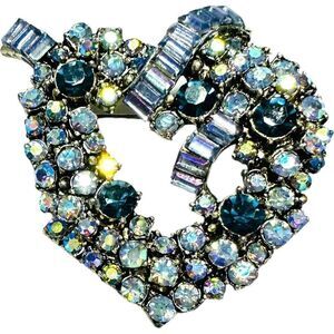 VINTAGE Crystal Rhinestone Blue Aurora Borealis Heart Shaped Ribbon Brooch Pin M